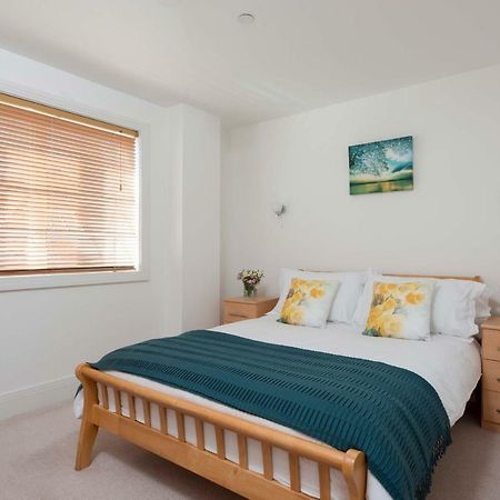 Abbey View Apartment Уитби Екстериор снимка